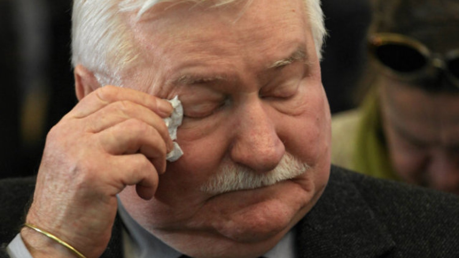 IPN ściąga z całej Polski akta Lecha Wałęsy. Byłemu prezydentowi grożą zarzuty składania nieprawdziwych zeznań.