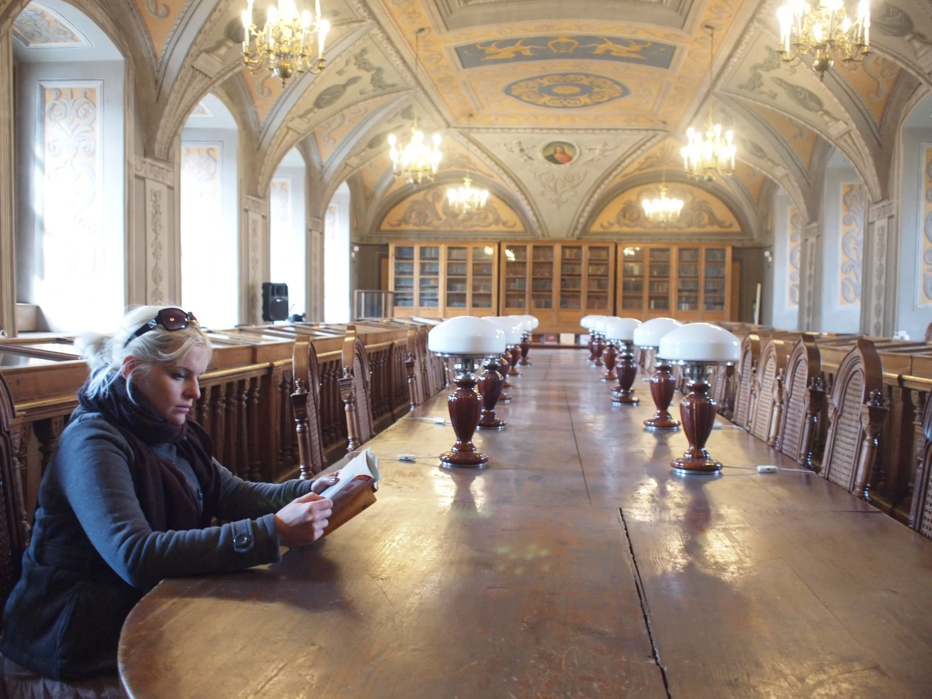Czytelnia biblioteki uniwersyteckiej. Sala Franciszka Smuglewicza.