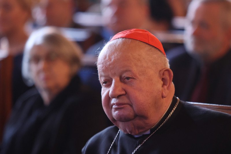 TVN przygotował reportaż o kardynale Stanisławie Dziwiszu.
