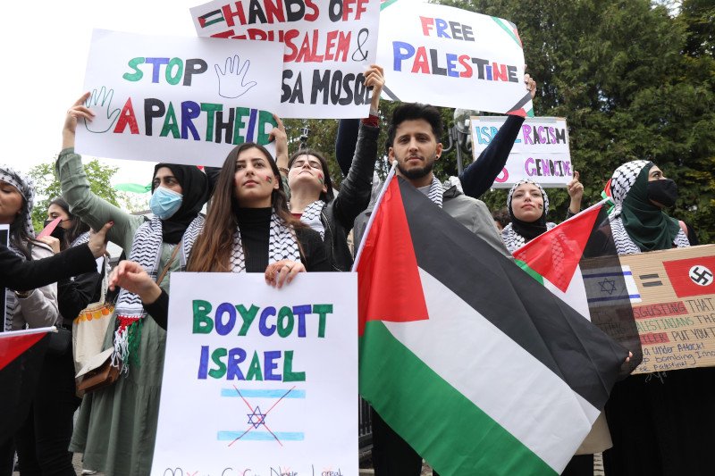 Przed Ambasadą Palestyny w Warszawie 16 maja odbyła się pikieta poparcia dla Palestyńczyków. Takie akcje miały miejsce w wielu miastach Europy i USA