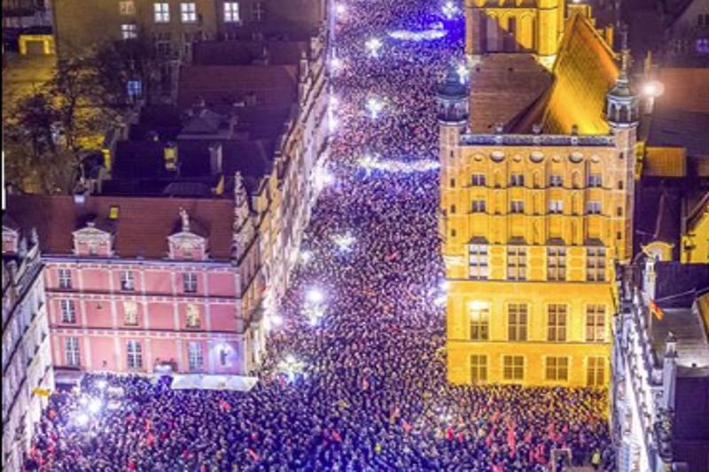 Wiec zorganizowany po śmierci prezydenta Gdańska Pawła Adamowicza.