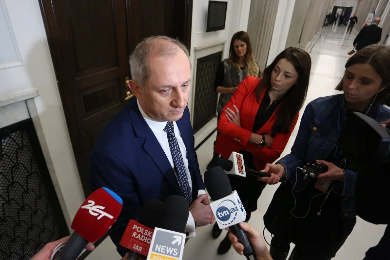 500+ nie dla bezrobotnych rodziców - powiedział Sławomir Neumann i od razu odciął partię od głosów 800 tys. bezrobotnych.