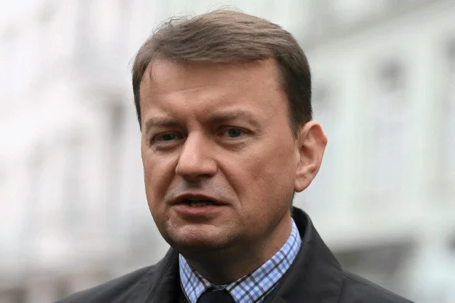 Mariusz Błaszczak przedłożył dziś spotkanie na Nowogrodzkiej nad rozmowę z unijnym komisarzem.
