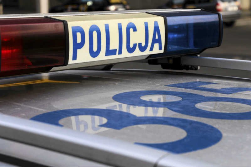 Dramatyczne odkrycie policjantów. Na balkonie w Iławie znaleziono ciała dwóch noworodków.