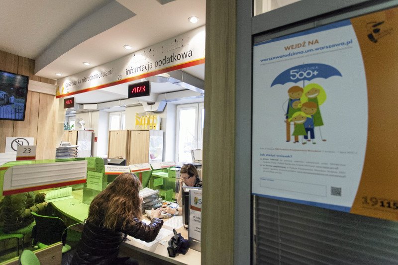 Według ustawy 500 + nie wyklucza pobierania innych zasiłków.