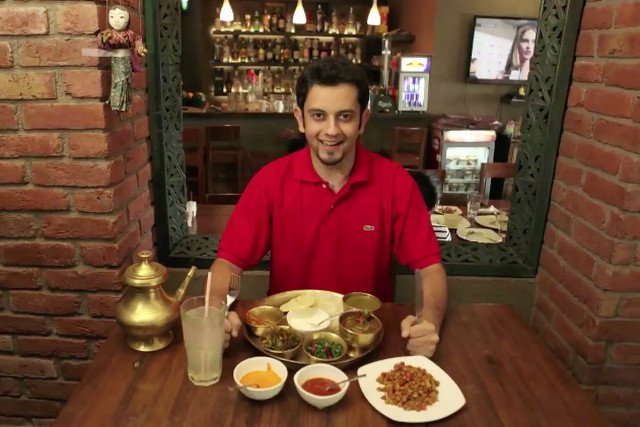 Hinduscy reserczerzy niczym GUS dokonali spisu powszechnego restauratorów w Warszawie