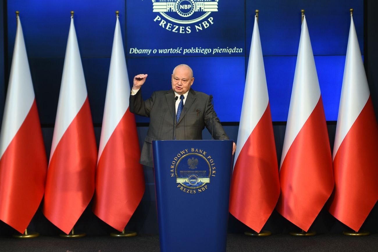 Badali komentarze dotyczące NBP i Adama Glapińskiego. Te negatywne zgłaszali