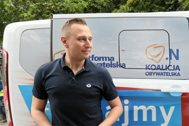 Krzysztof Brejza został wezwany na komisariat w Konstancinie w sprawie włamania do domu Marka Falenty.