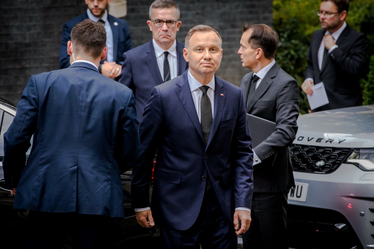 Andrzej Duda po przybyciu na uroczystości pogrzebowe królowej Elżbiety.