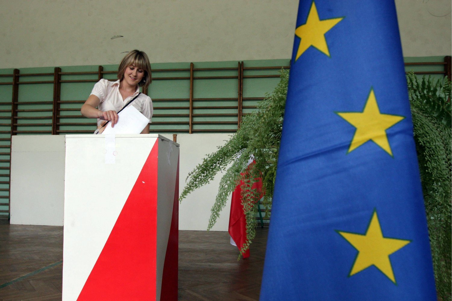 Kiedy upływa termin składania wniosków o dopisanie się do spisu wyborców poza granicami Polski? Osoby przebywające 28 czerwca 2020 roku poza krajem mają coraz mniej czasu na dopełnienie formalności.