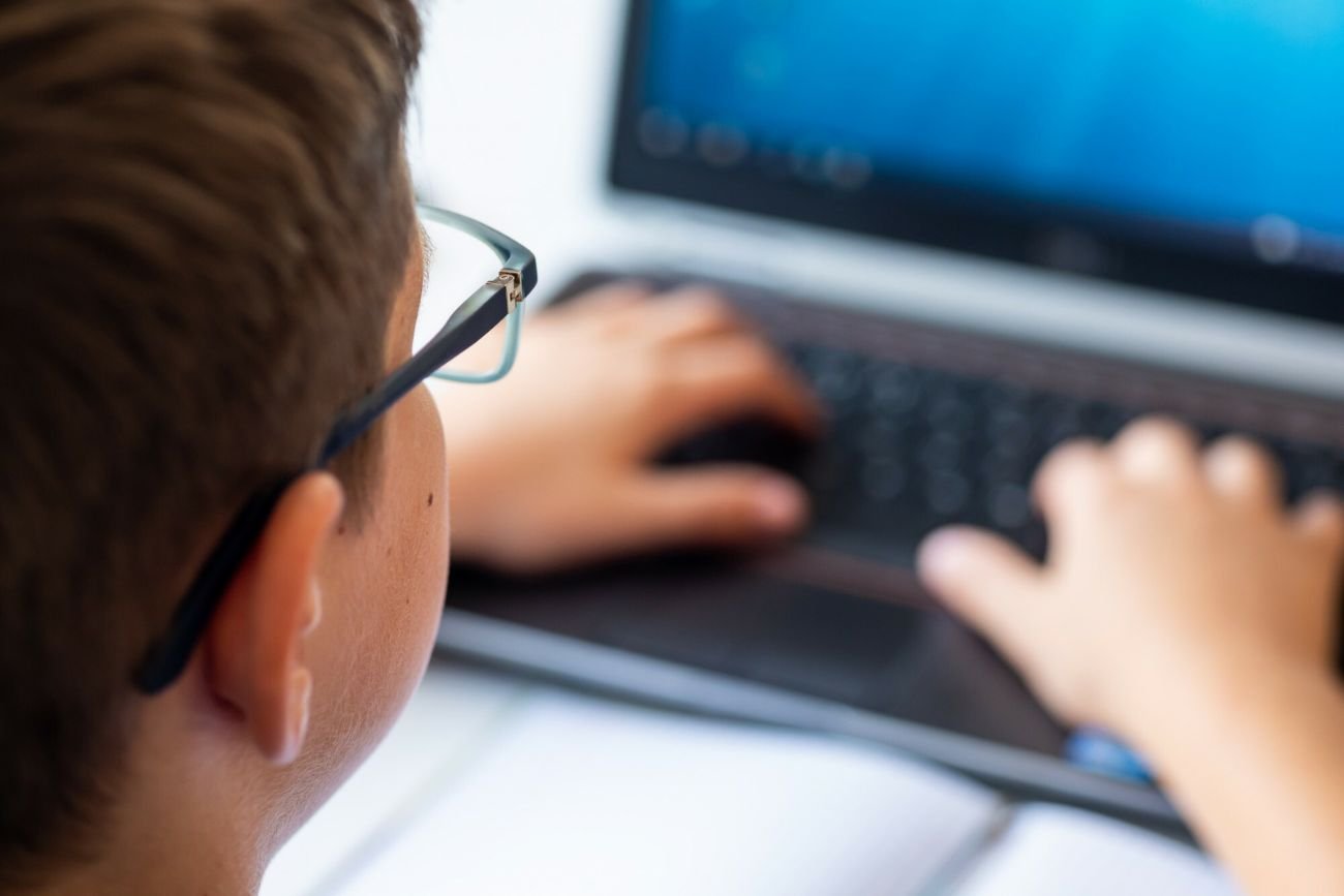 Dezinformacja w sieci.