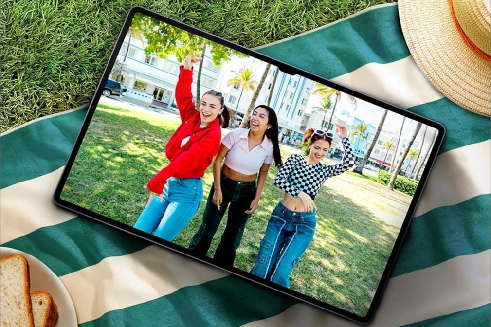 Na przykładzie tabletów z serii Galaxy S10 fabrycznie wyposażonych w funkcje Galaxy AI odkryjemy, jak możesz wykorzystać te najnowszej generacji urządzenia przenośne w wielu realnych zastosowaniach i życiowych scenariuszach.