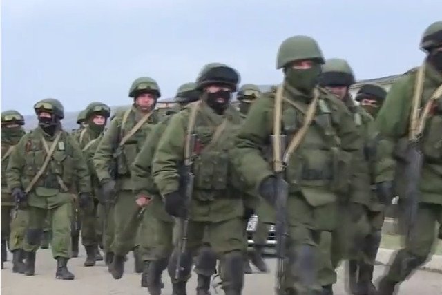 Ukraiński MON zezwolił swoim żołnierzom na Krymie na użycie broni