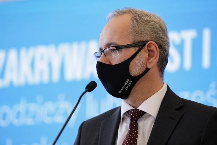 Adam Niedzielski ogłosił ułatwienia dla lekarzy spoza UE.