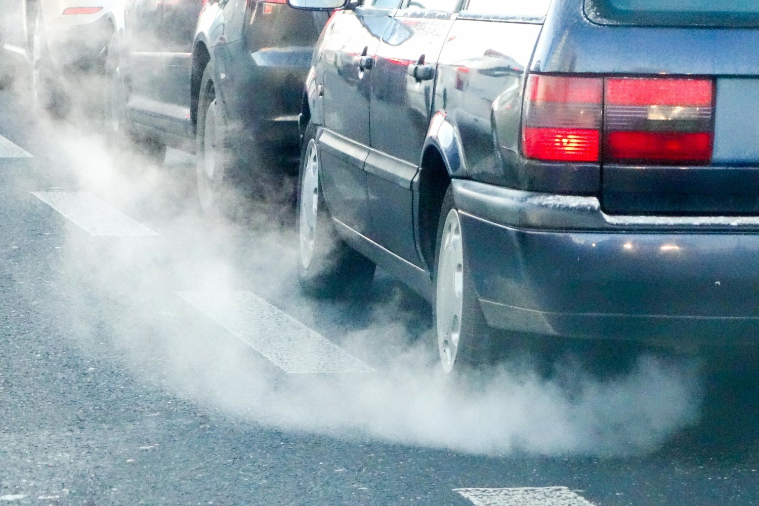 Koniec z autami spalinowymi od 2035. Parlament Europejski zdecydował.