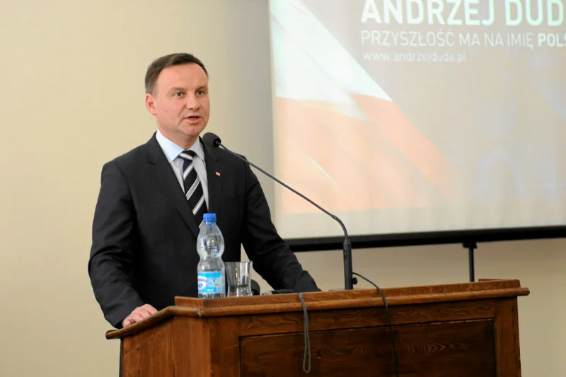 Andrzej Duda krytykuje Bronisława Komorowskiego za brak zgody i dążenia do zjednoczenia Polaków.