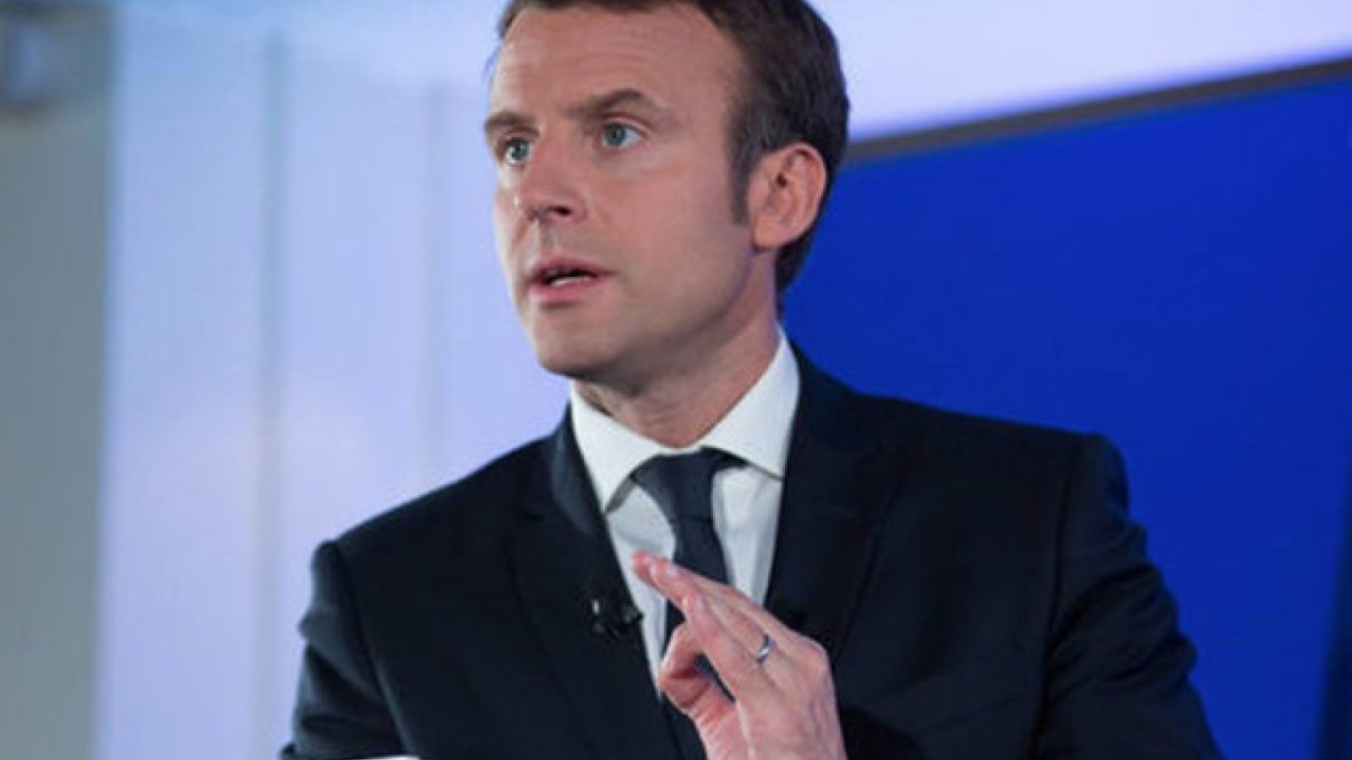Prezydent Francji Emmanuel Macron pokazuje Polsce miejsce w szeregu?