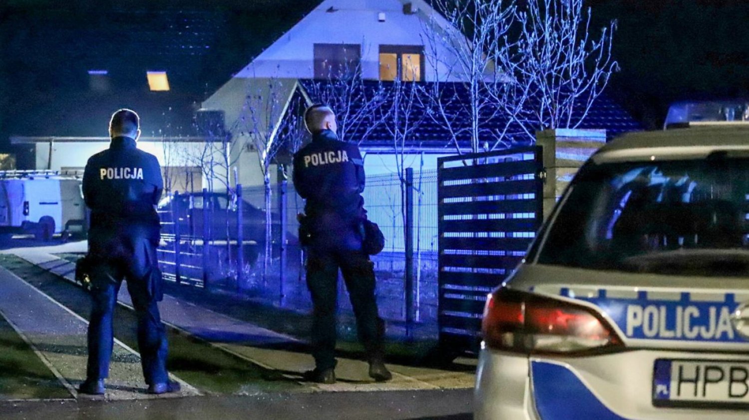 Wstrząsająca zbrodnia w Prusicach. To mogło być przyczyną tragedii. W Prusicach mężczyzna zastrzelił teściową i córkę. Podano możliwy motyw.