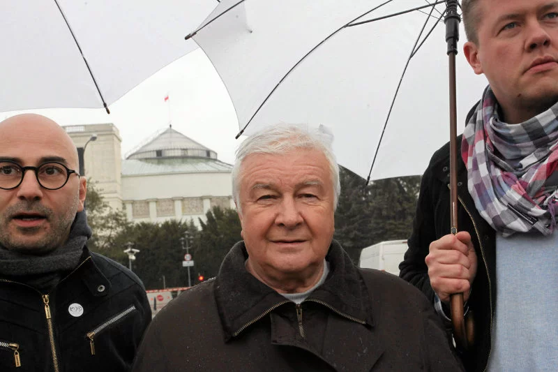 Krzysztof Łoziński porządkuje KOD od środka i ma nadzieję przejąć kierownictwo po Mateuszu Kijowskim.