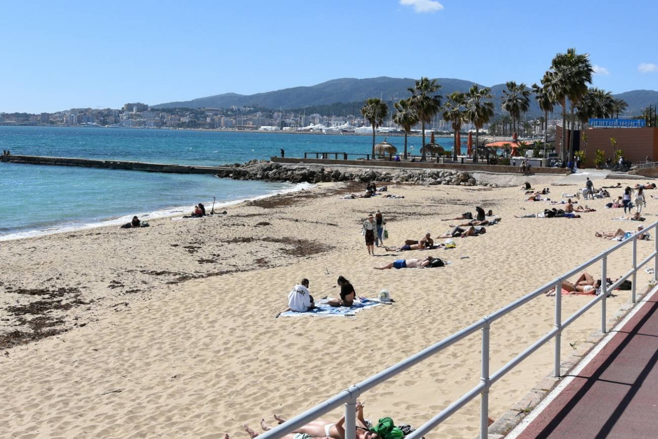 Pedofilia na plaży. Całował dwulatkę i próbował porwać