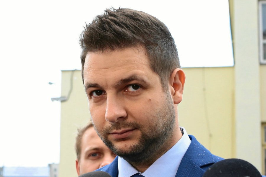 Patryk Jaki zdecydowanie prowadzi na Ochocie w sondażu Informatora Ochoty i Włoch.