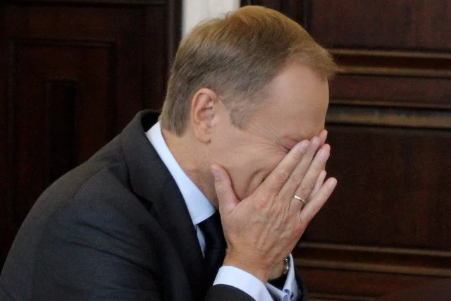 Ewakuacja teatru z premierem? Wina Tuska. Fronda standardową procedurę uznaje za "PR pełną parą"