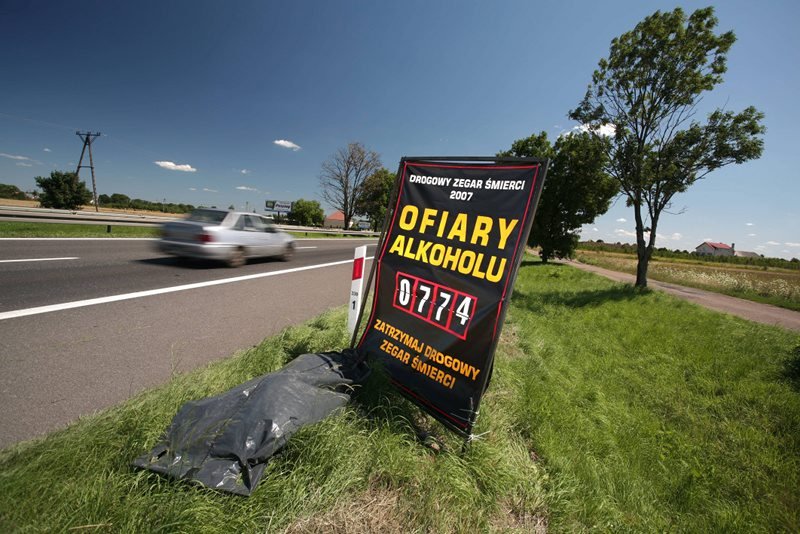 "Zegar śmierci" w Palmirach, liczący ofiary alkoholu
