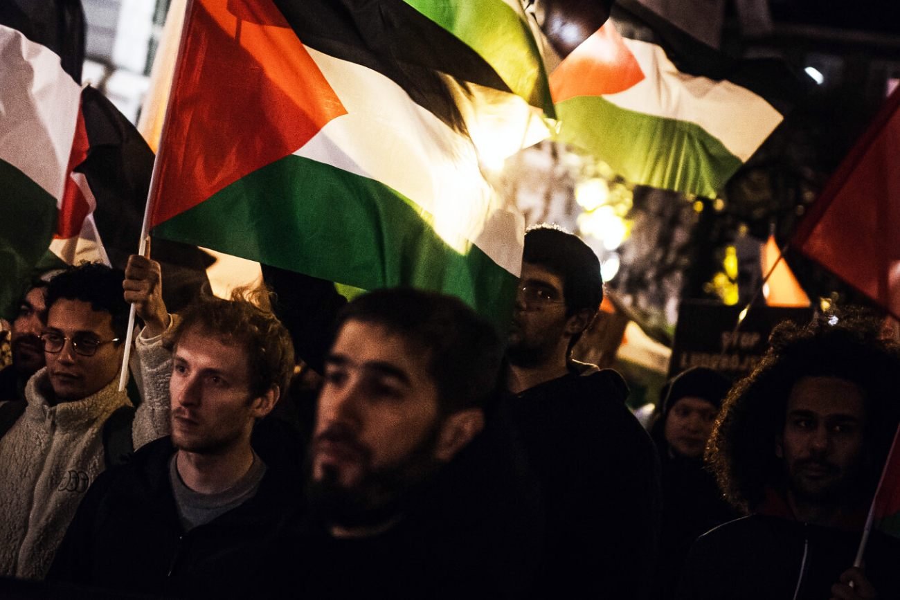 Policja ostrzega przed zagrożeniem w związku z propalestyńską manifestacją.