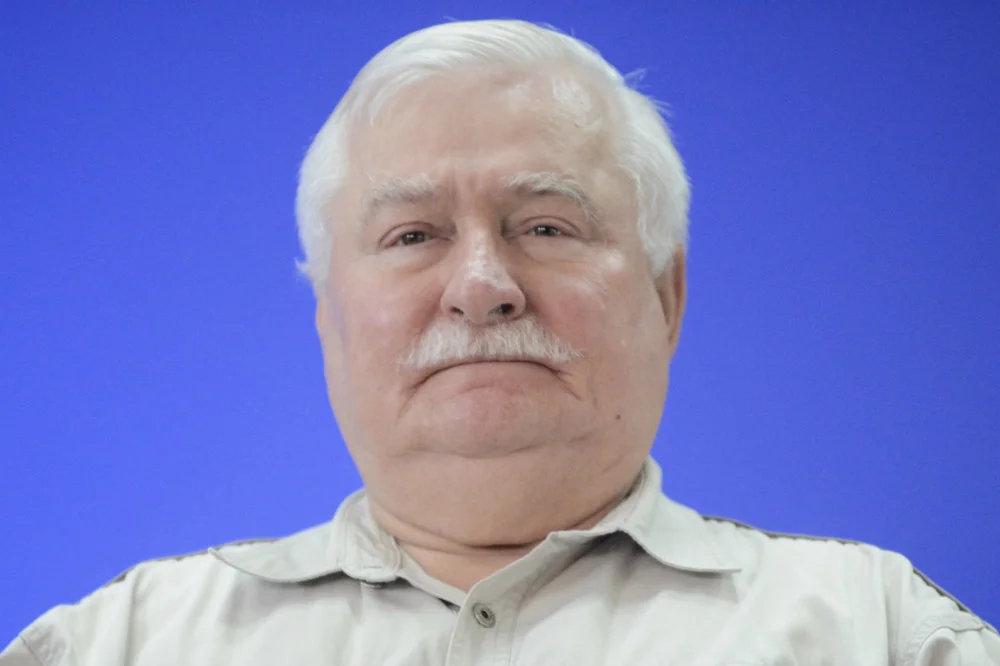 Lech Wałęsa udostępnił na Facebooku mem z nieprawdziwymi słowami Karola Wojtyły.