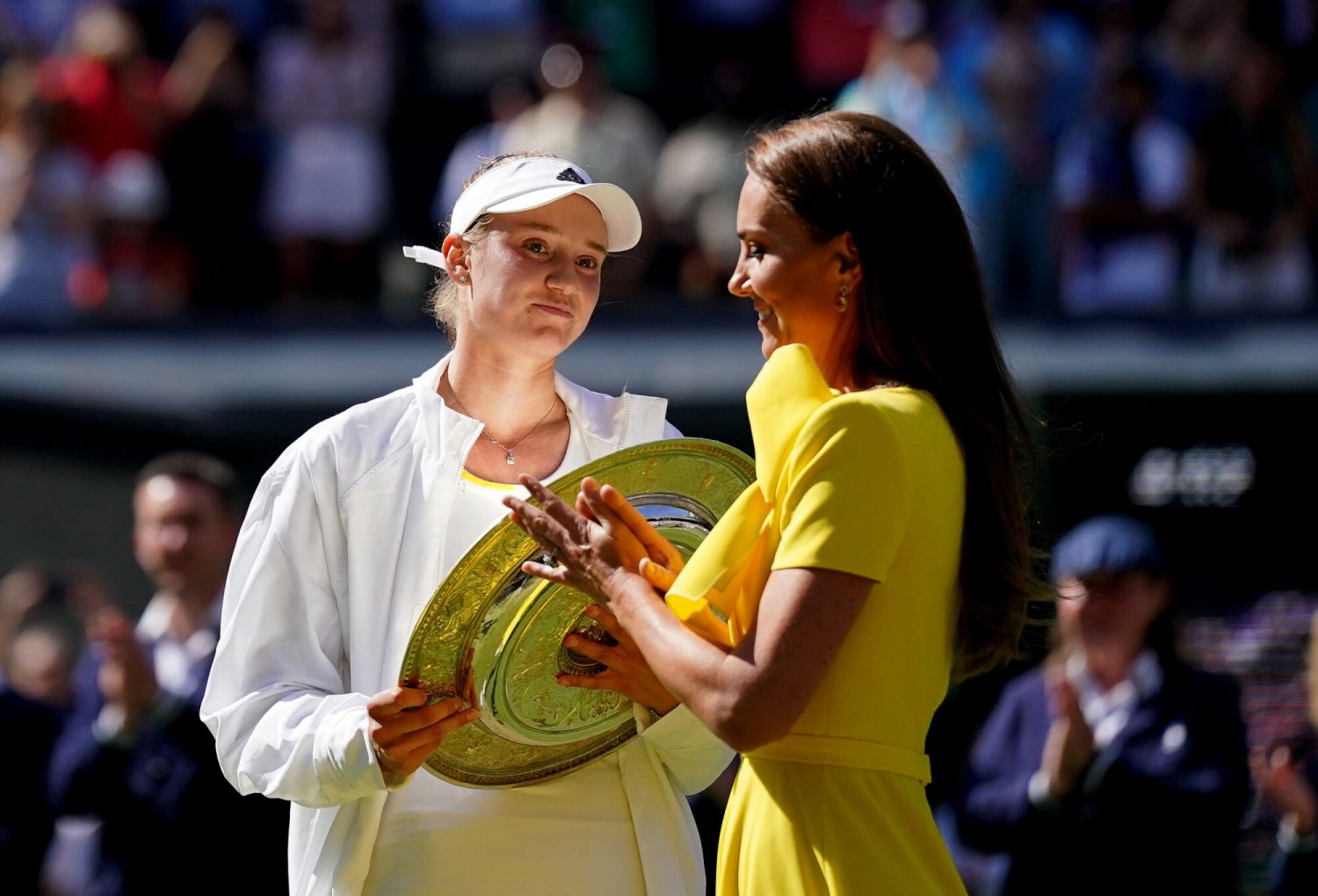 Jelena Rybakina odebrała trofeum z wygraną w Wimbledonie z rąk księżnej Kate Middleton