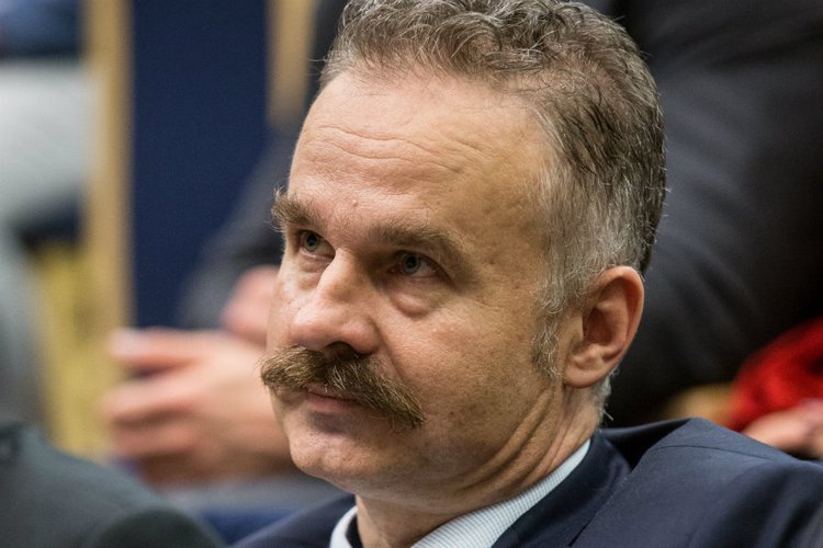 Prof. Paruch miał "odnaleźć się" w PZU.