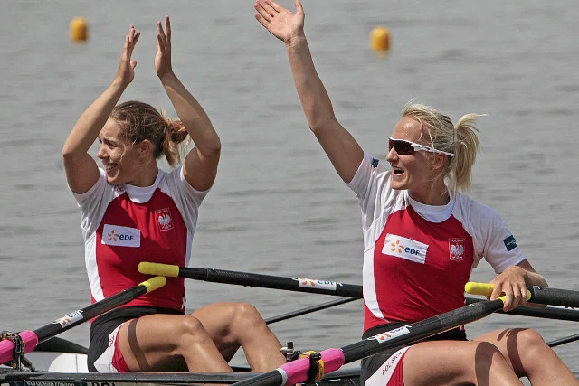 Wygrana na olimpiadzie. Wioślarki mają złoto i brąz. Na zdjęciu Magdalena Fularczyk i Natalia Madaj w 2009 roku, kiedy wygrały wioślarskie mistrzostwa świata.