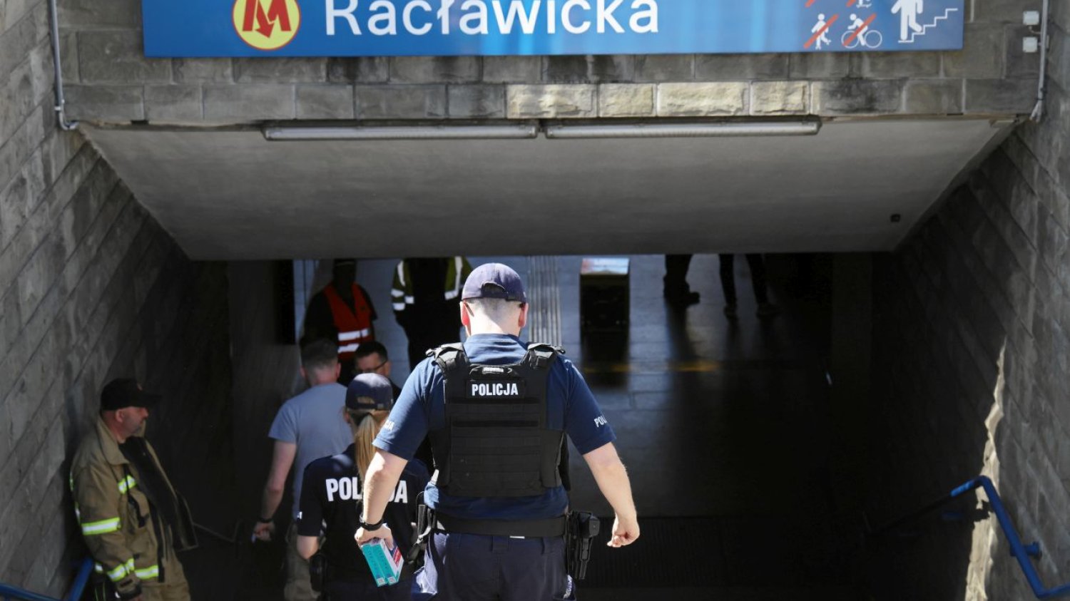 Warszawskie metro wraca do regularnego kursowania. Zamknięta jest już tylko jedna stacja