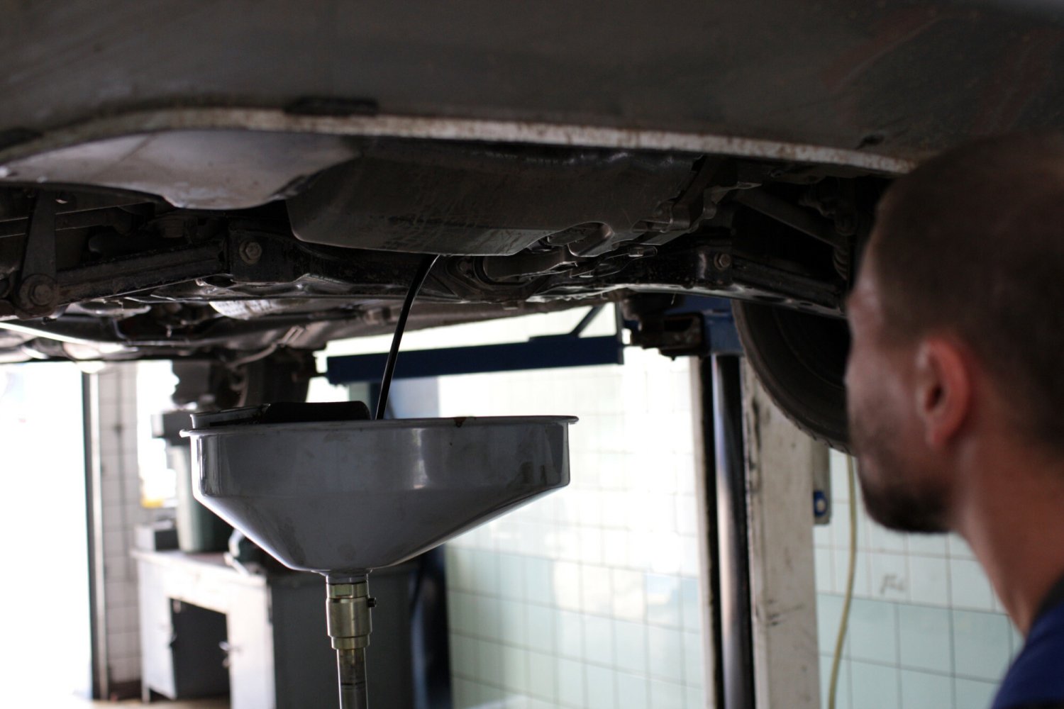 Wymiana oleju jest konieczna do prawidłowej pracy silnika.