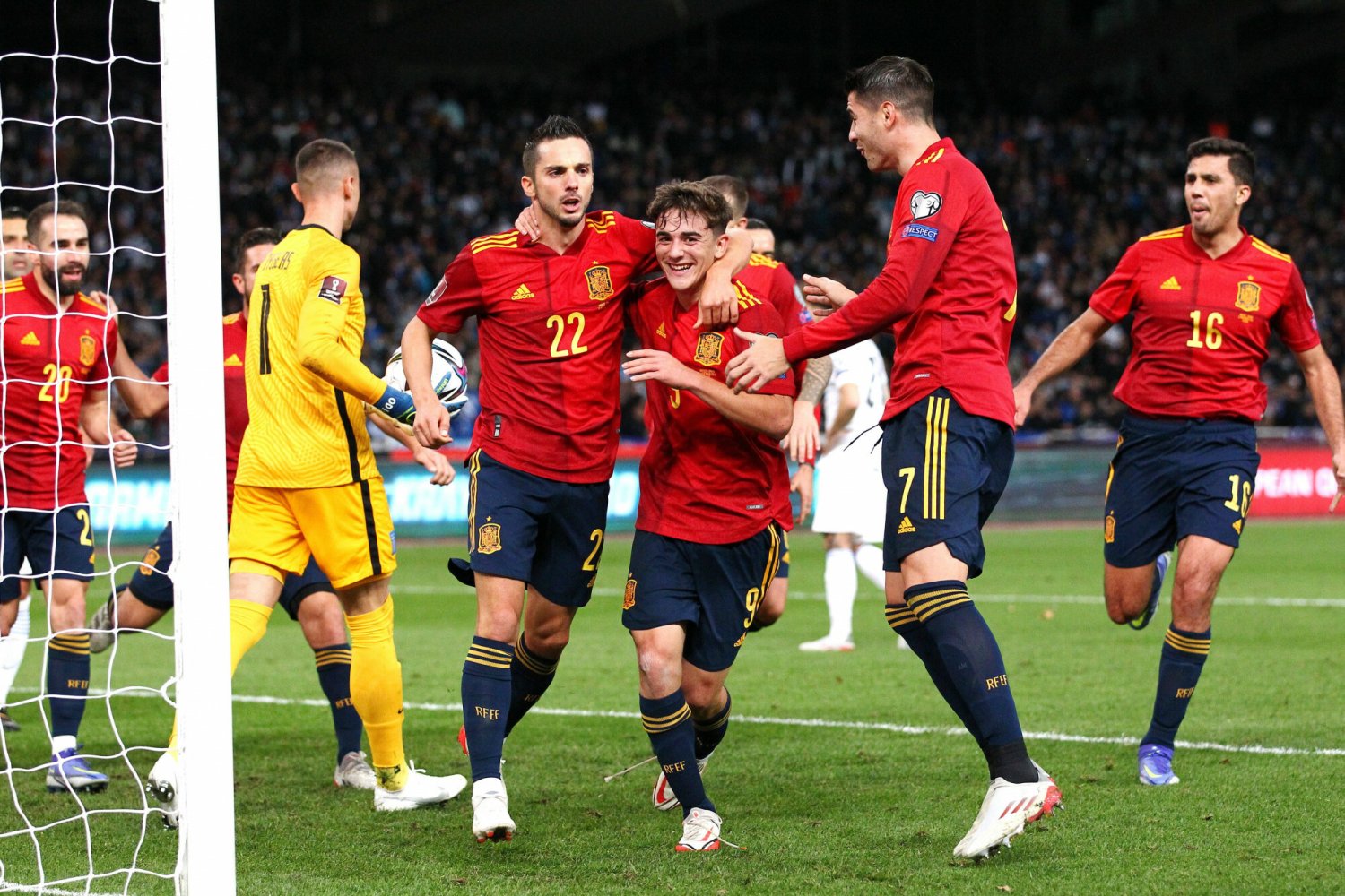 Hiszpanie wykorzystali potknięcie Szwedów i znów są liderem grupy kwalifikacji MŚ
