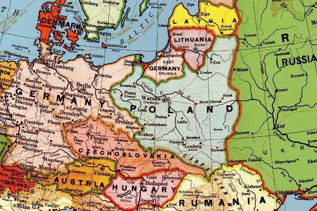 Paweł Kowal uważa, że obecne relacje Polski z innymi państwami Europy Wschodniej zaczynają przypominać te z końca lat 30. Mapa dotyczy okresu sprzed anschlussu Austrii