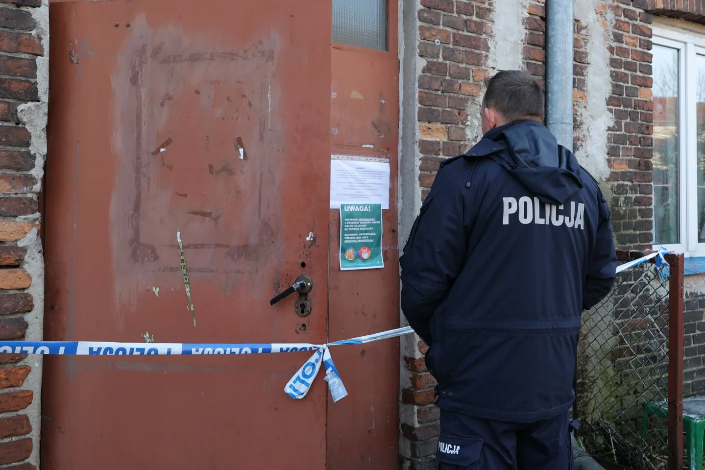 Ranni i piątka dzieci w mieszkaniu w Warszawie. Mamy informacje od służb.