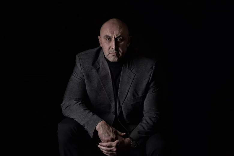 Rozmawiamy z Pawłem Cwynarem, nawróconym przestępcą, obecnie pisarzem. Właśnie ukazała się poświęcona jego życiu książka "Biskup – nawrócony gangster". Z dawnym recydywistą wywiad rzekę przeprowadził dziennikarz Marcin Klimkowski