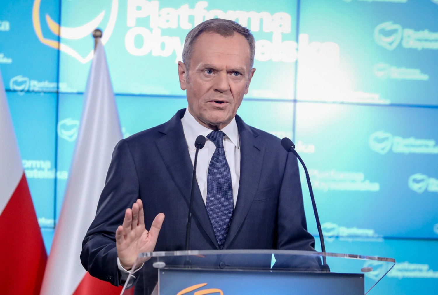 Tusk znowu wygrał starcie z Kłeczkiem. "Czuje się, jak na przesłuchaniu SB".