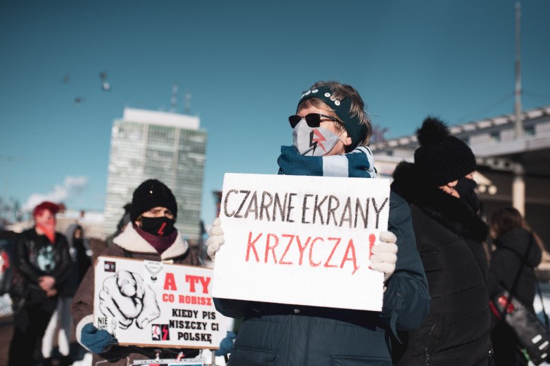 "Washington Post" oczekuje zmiany w postawie USA wobec "antydemokratycznego dryfu Polski".