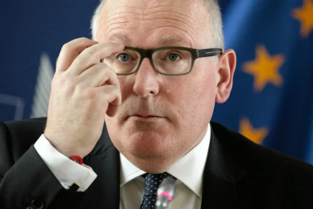Komisja Europejska przeszła do drugiego etapu procedury wobec Polski w sprawie polskiego sądownictwa – podaje PAP.
