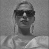 Aleksandra Więcka, pisarka, dziennikarka, scenarzystka, mama Kosmitka JO