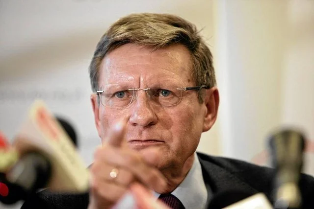 Leszek Balcerowicz broni Jarosława Gowina.