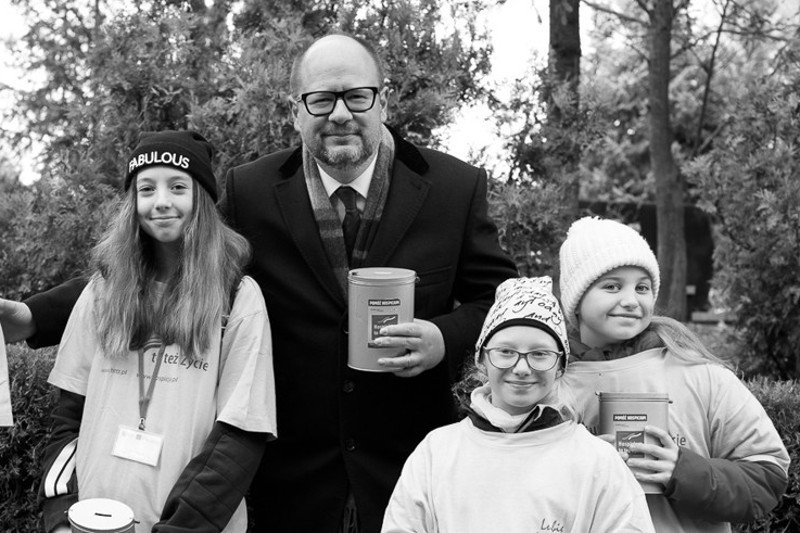 Nieżyjący prezydent Paweł Adamowicz był "honorowym wolontariuszem" hospicjum im. ks. Dutkiewicza w Gdańsku