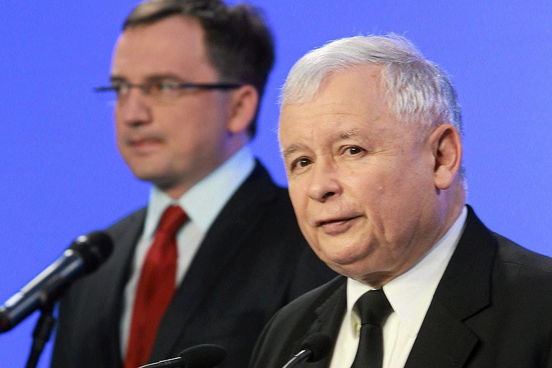 Prezes PiS Jarosław Kaczyński poparł bardzo krytyczną ocenę pracy premier Ewy Kopacz w Brukseli, którą już wczoraj przedstawiał Zbigniew Ziobro.
