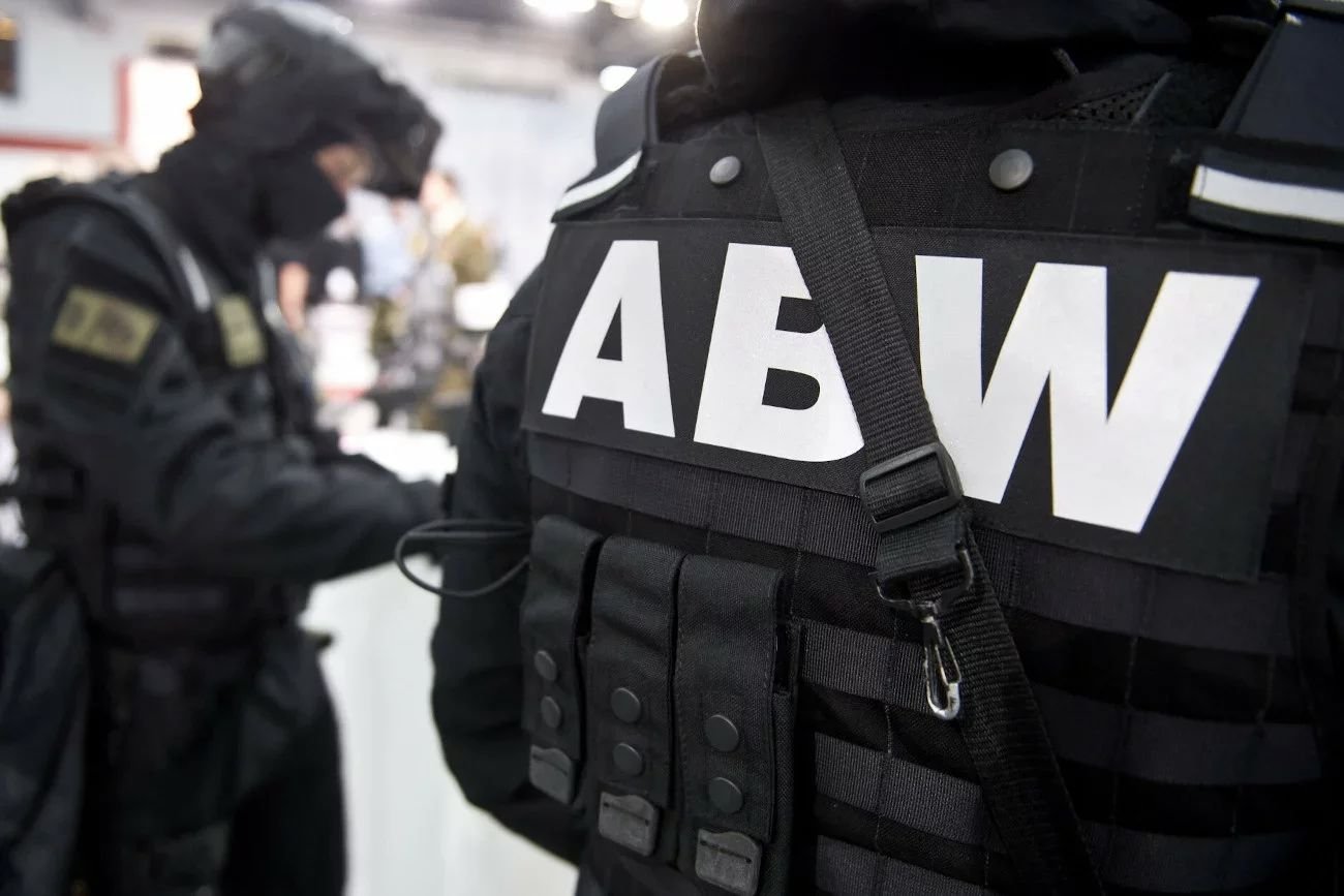Funkcjonariusze ABW zatrzymali mężczyznę podejrzanego o szpiegostwo.