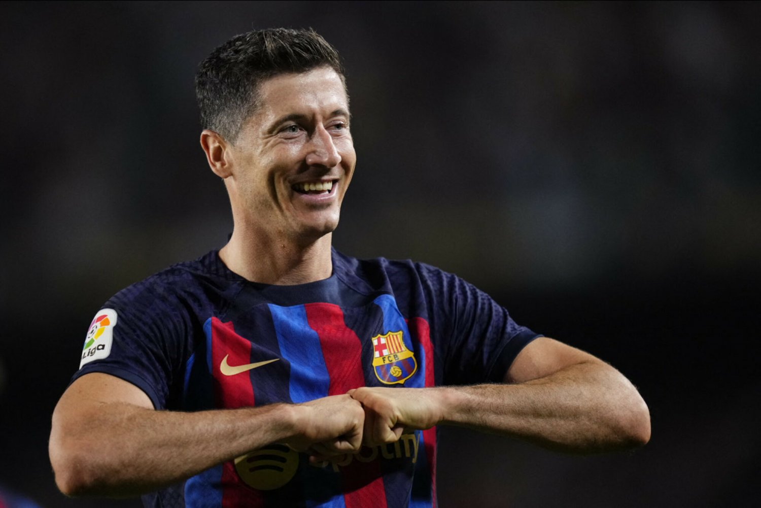Robert Lewandowski strzela, a Barca ma problem. Musi znaleźć kilka milionów przez Polaka