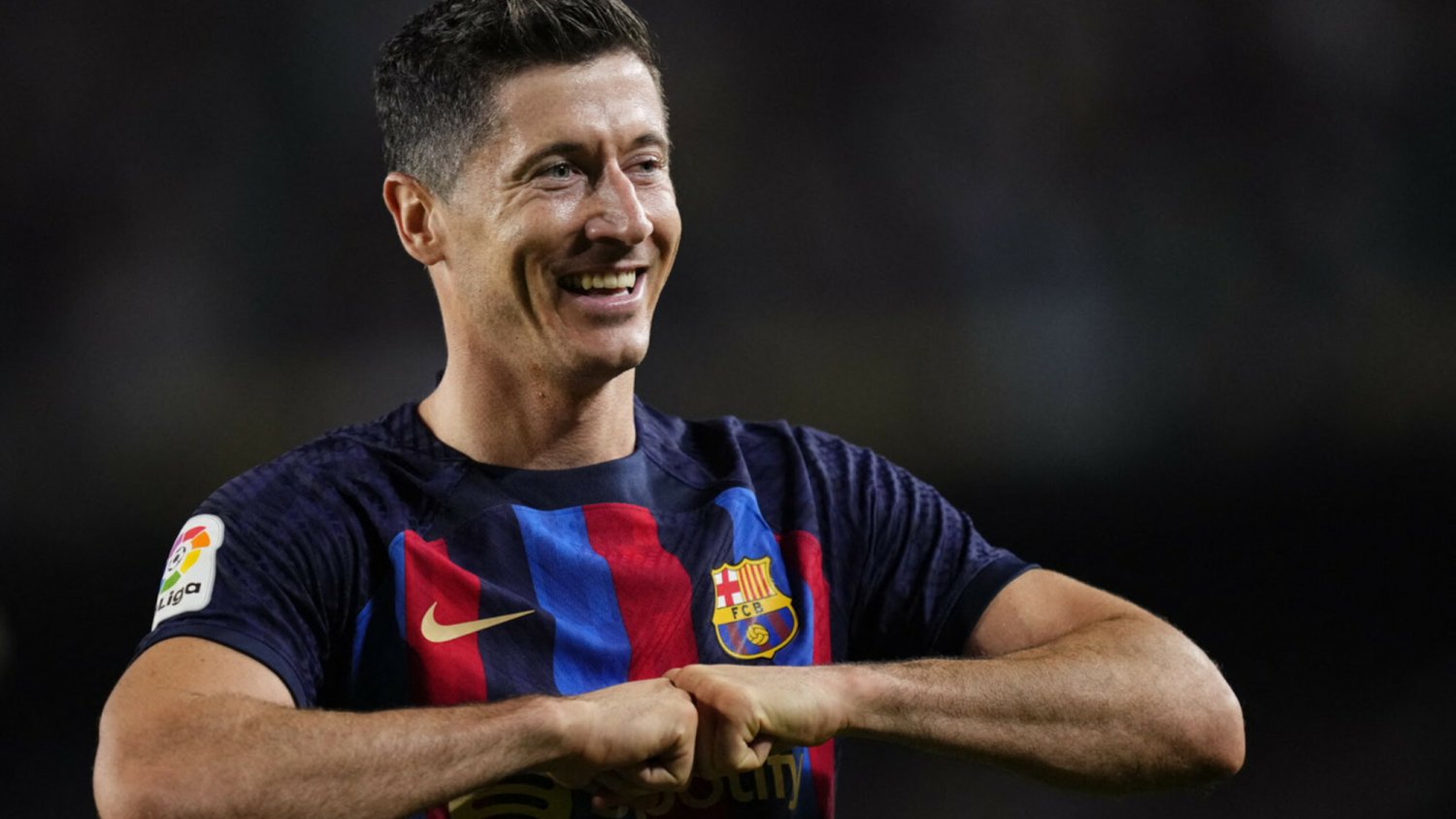 Robert Lewandowski strzela, a Barca ma problem. Musi znaleźć kilka milionów przez Polaka