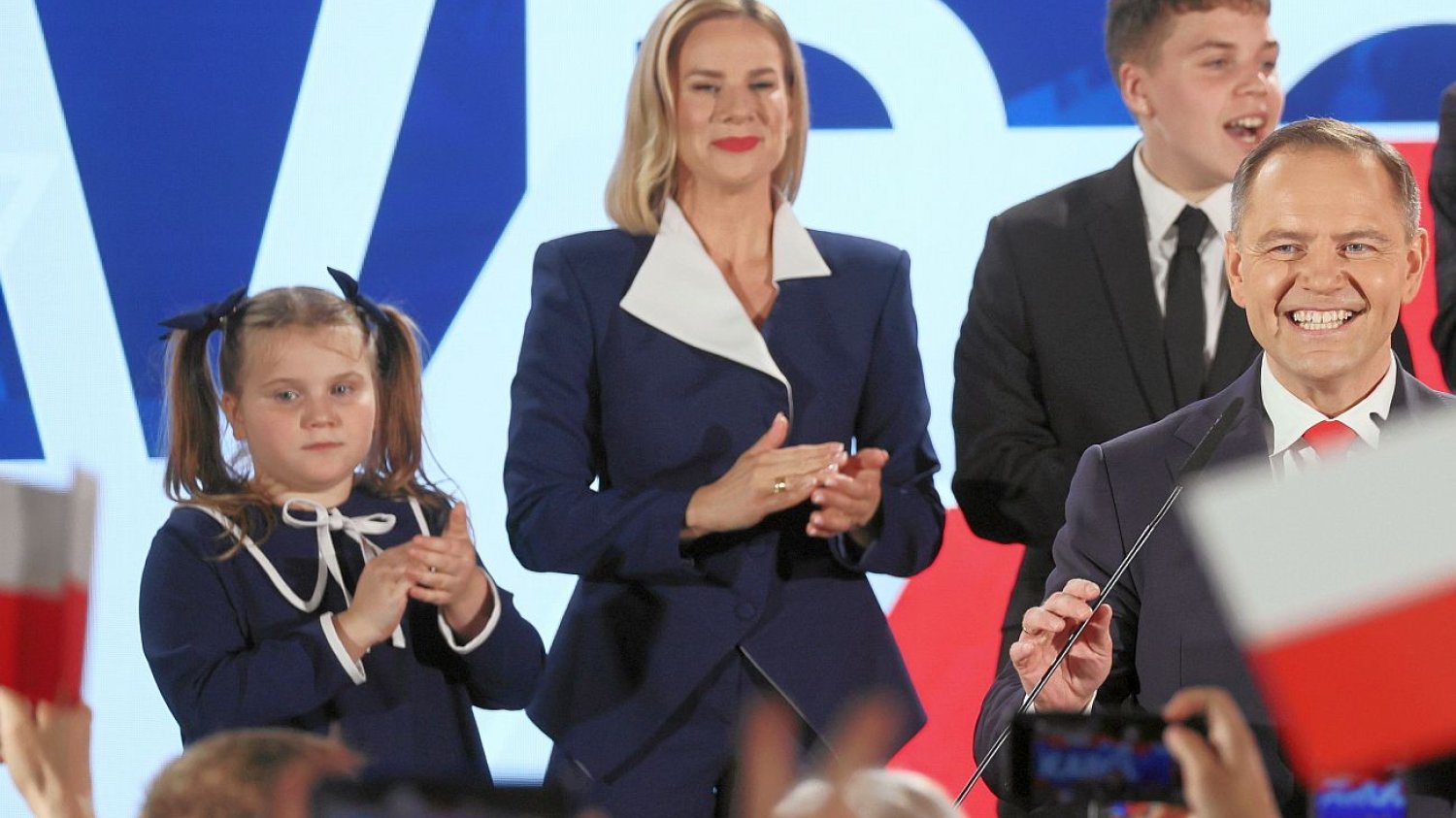 Córka Nawrockiego skradła show podczas wystąpienia ojca Córka Nawrockiego skradła show podczas wystąpienia ojca