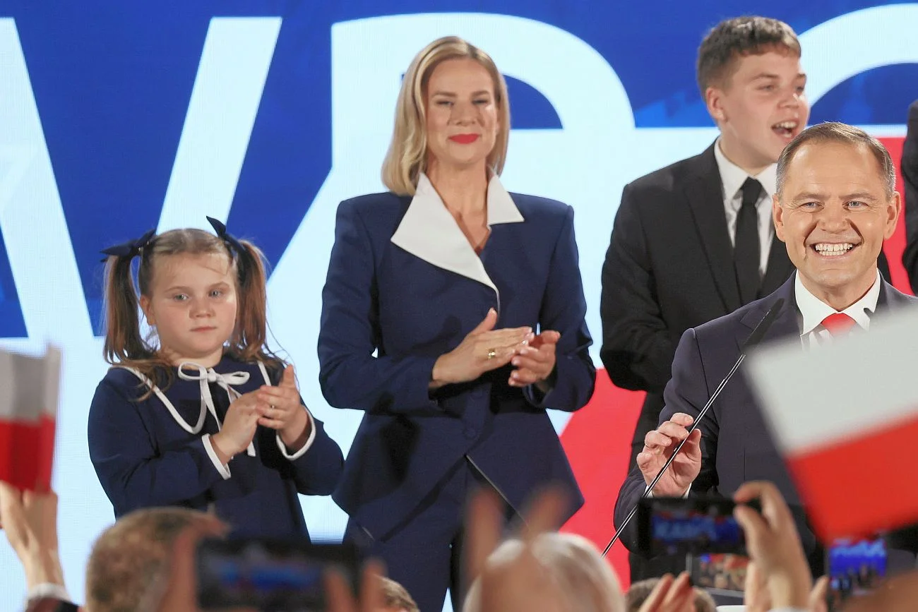 Córka Nawrockiego skradła show podczas wystąpienia ojca Córka Nawrockiego skradła show podczas wystąpienia ojca